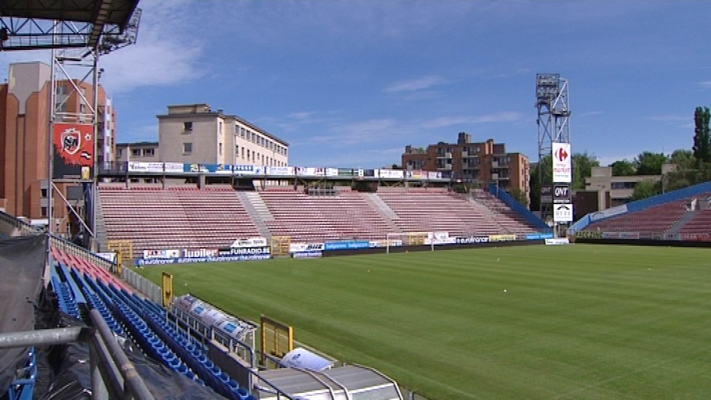 Toitures sur les tribunes du Sporting