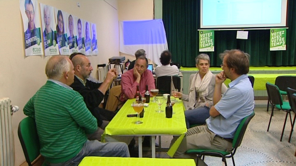 14052511 Ambiance au QG d'Ecolo Thuin