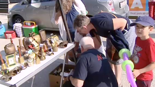 14062105 Retour gagnant pour la brocante des quais !