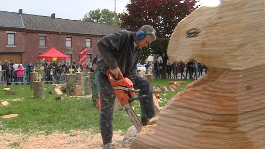 14091410 Des sculptures incroyables à la Fête de la ruralité de Sautin