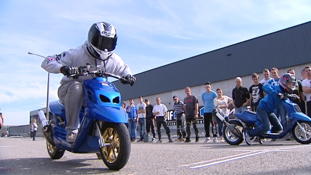 14092805 Championnat de Belgique de mobs et scooters