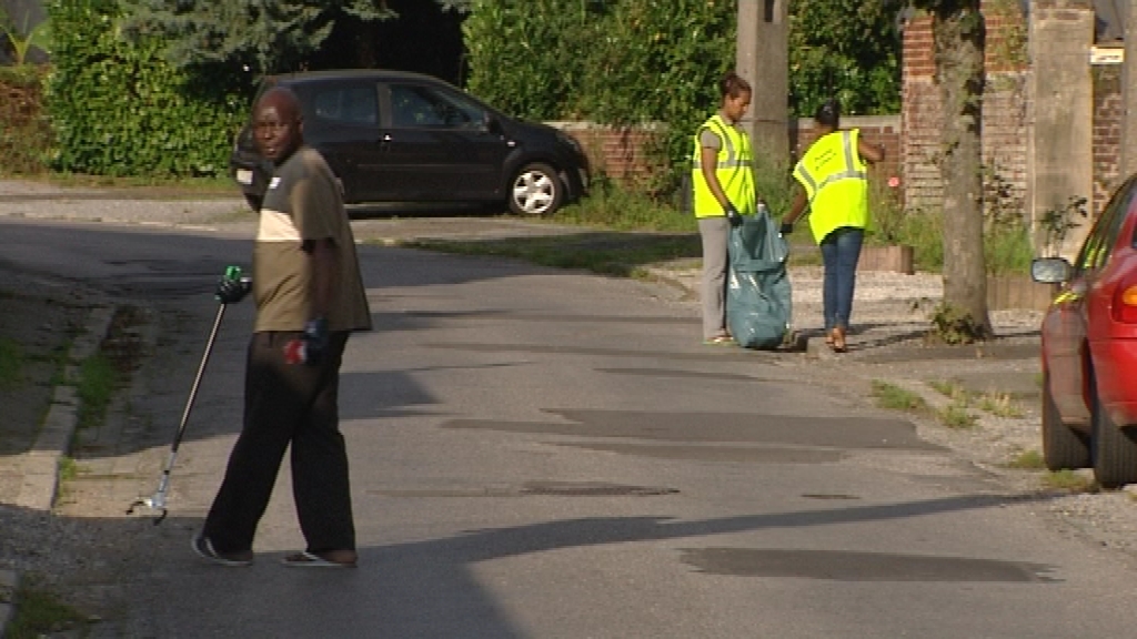 14100304 Fedasil ouvre ses portes contre la méfiance