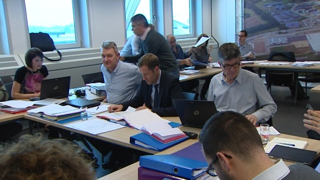 14102402 Budget carolo : le citoyen n'en sortira pas indemne