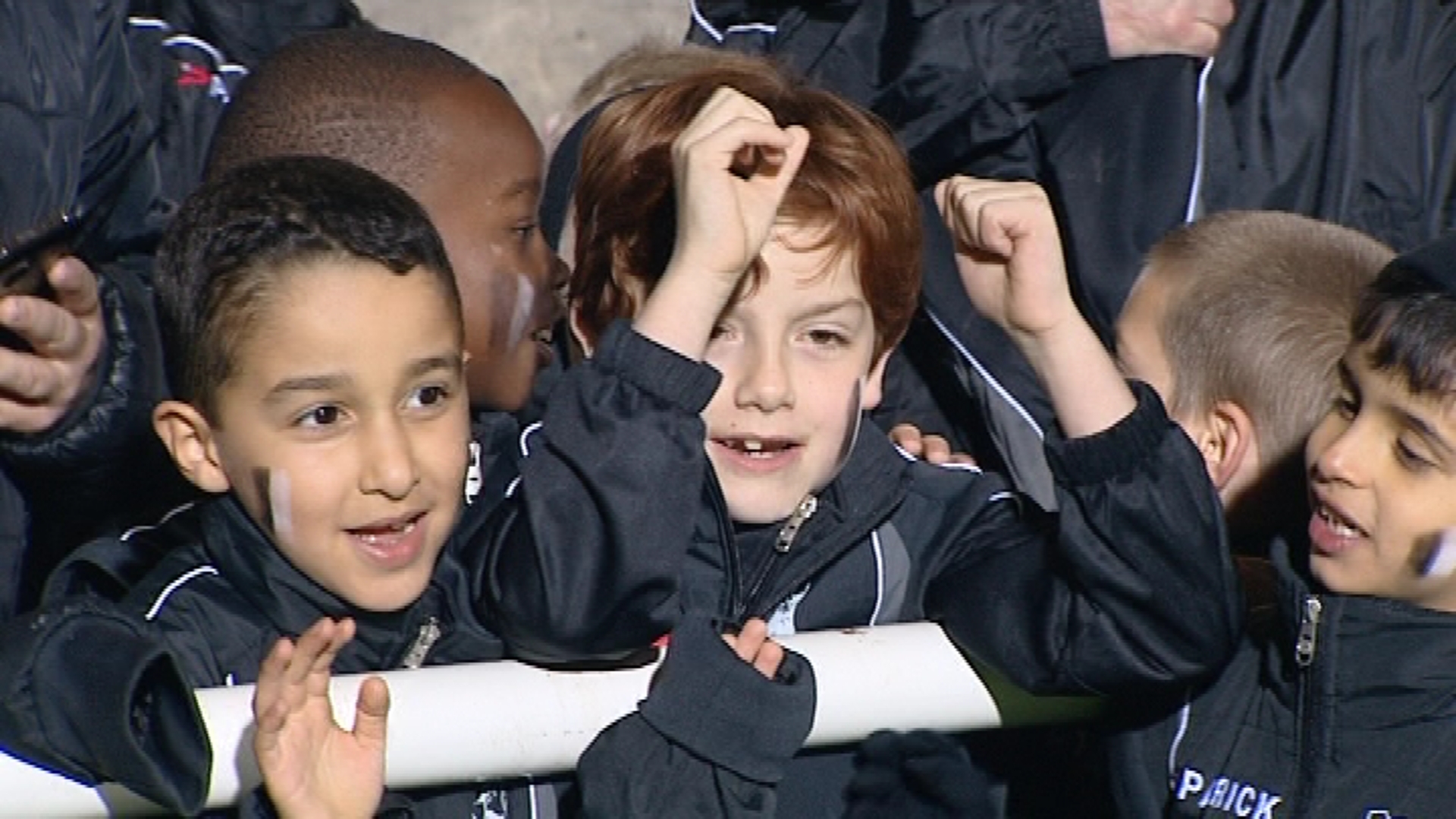 14110713 L'école des jeunes de l'Olympic a l'honneur avant la rencontre face à Gosselies