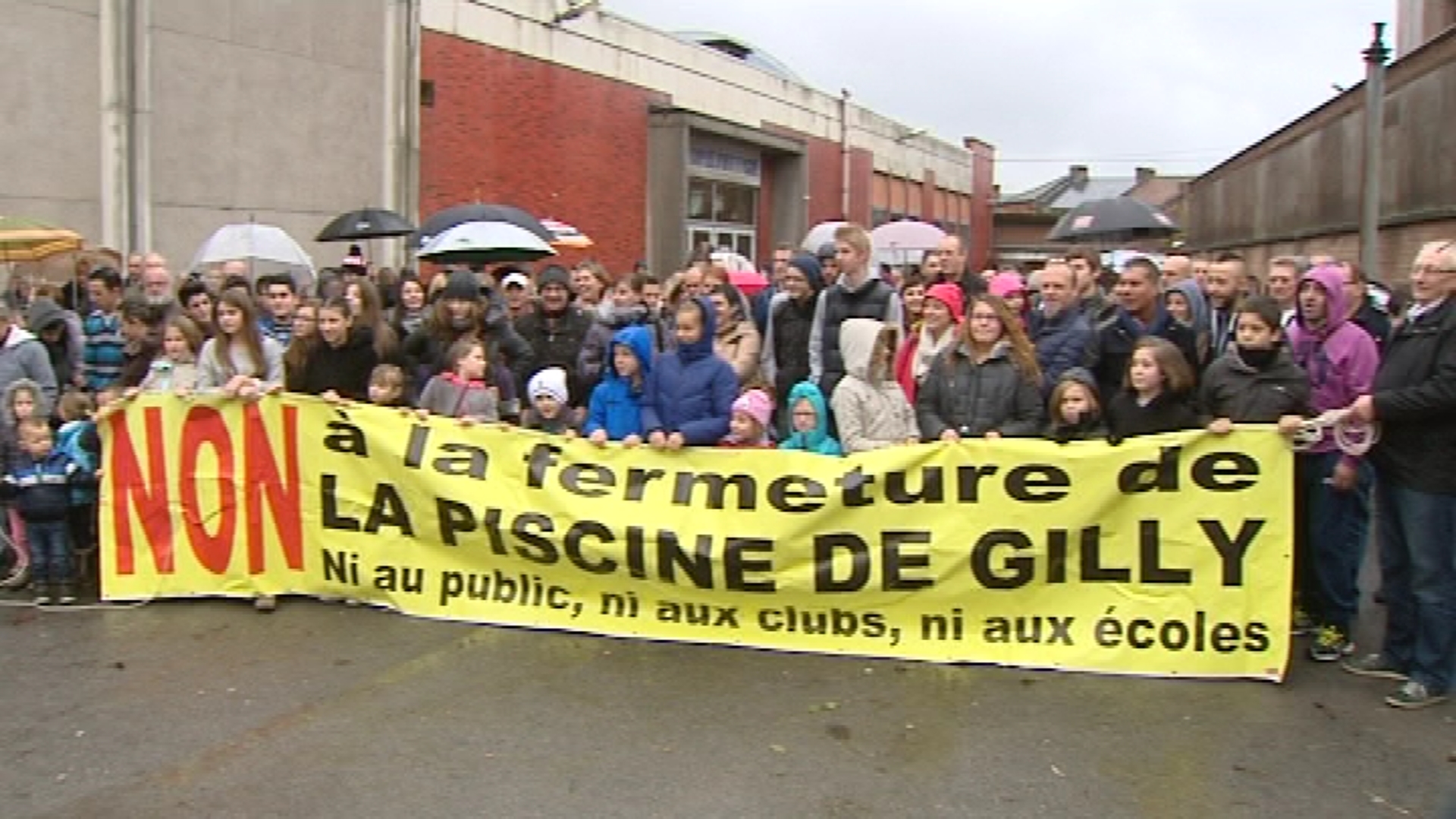 Grosse mobilisation pour sauver la piscine de Gilly