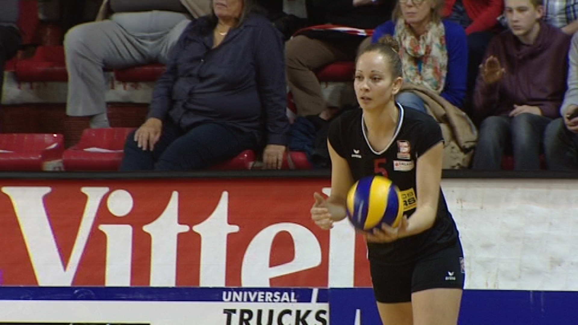 14120714 Match au sommet en volley féminin entre les Dauphines et Kieldrecht