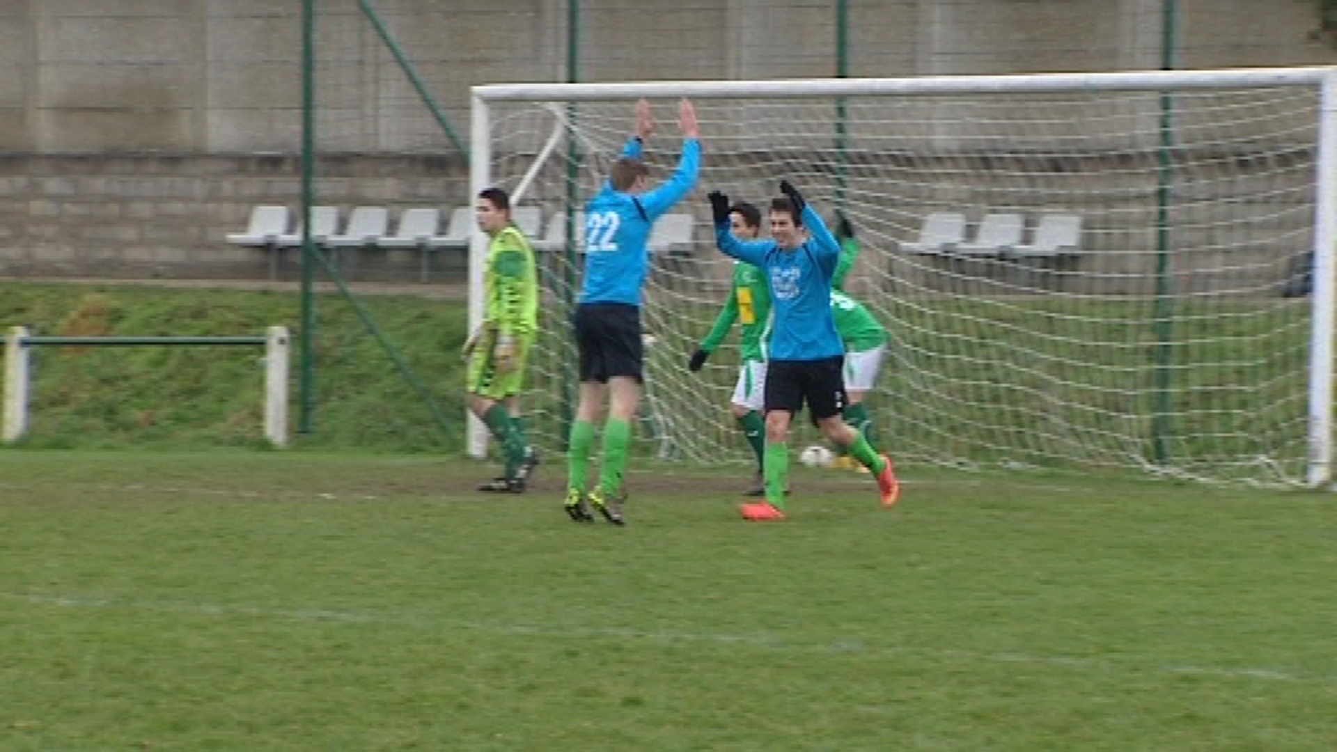 14120811 Derby en P4 entre deux clubs amis : Gerpinnes et Jamioulx