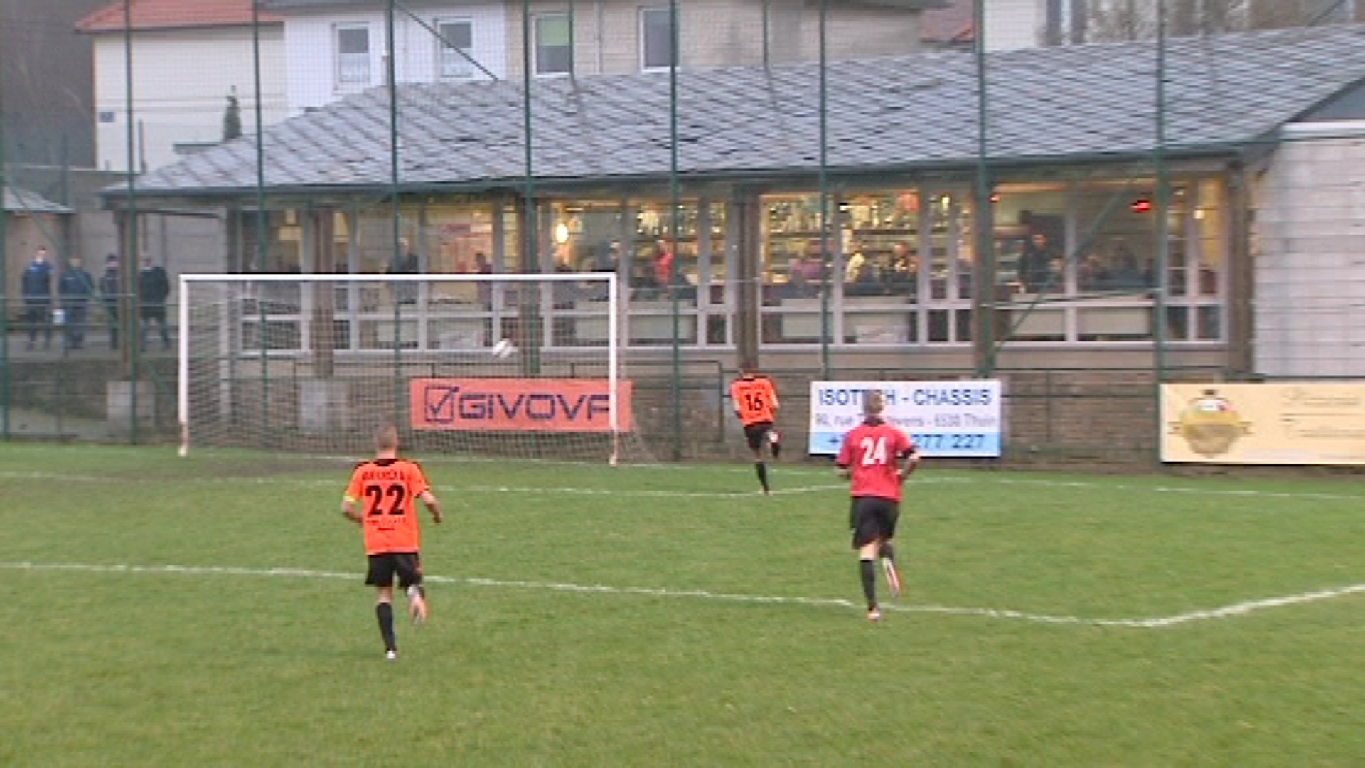 14122052 Le RCCF voulait arrêter sa série noire avec la venue de Péruwelz