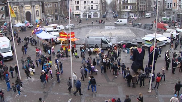 15021707 Carnaval 2015 : les sociétés de Gilles se sont réunies au coeur de la ville
