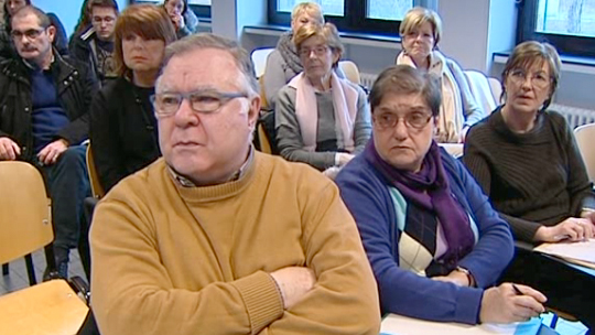 Des jeunes et des seniors en visite à Auschwitz