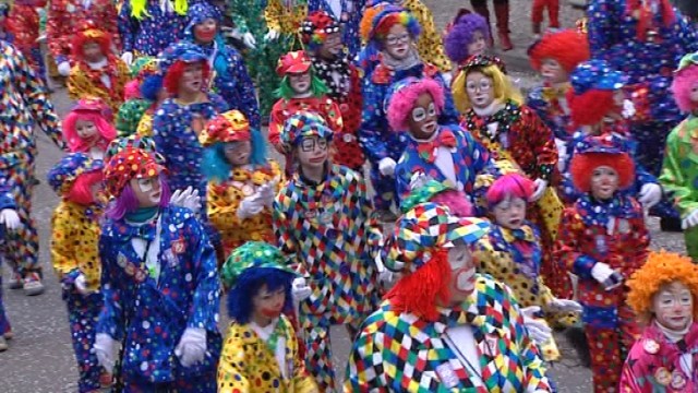 15031705 Les Chinels sont toujours les rois du carnaval de Fosses
