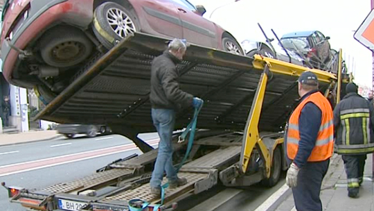 0 Couillet : le camion de transport de voitures était trop chargé
