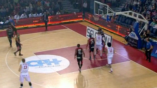 15041711 Belle victoire du Spirou face à Anvers