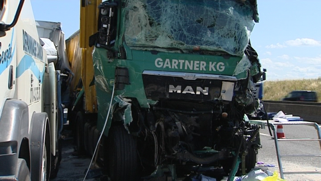 15070601 Dramatique collision entre trois camions ce matin sur l'E42