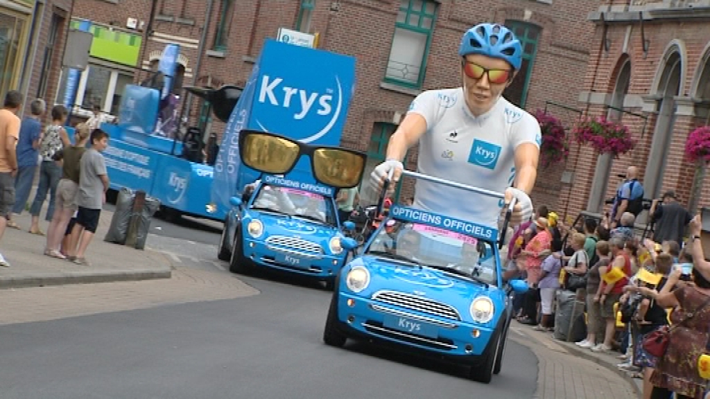15070703 Tour de France : ambiance à Pont-à-Celles lors du passage de la caravane