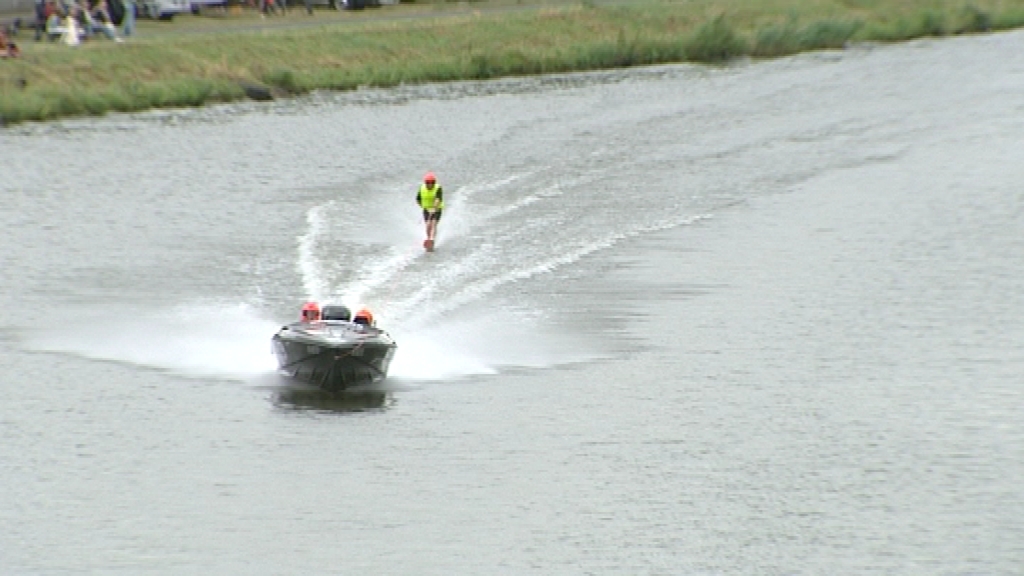 150 km/h en ski nautique !