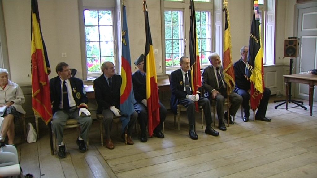 15072102 Fontaine-l'Evêque célèbre la Belgique