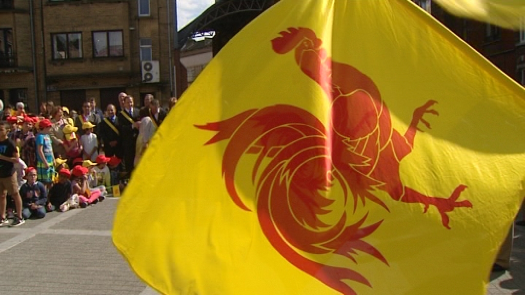 15091102 Fêtes de Wallonie : cortège officiel à Charleroi