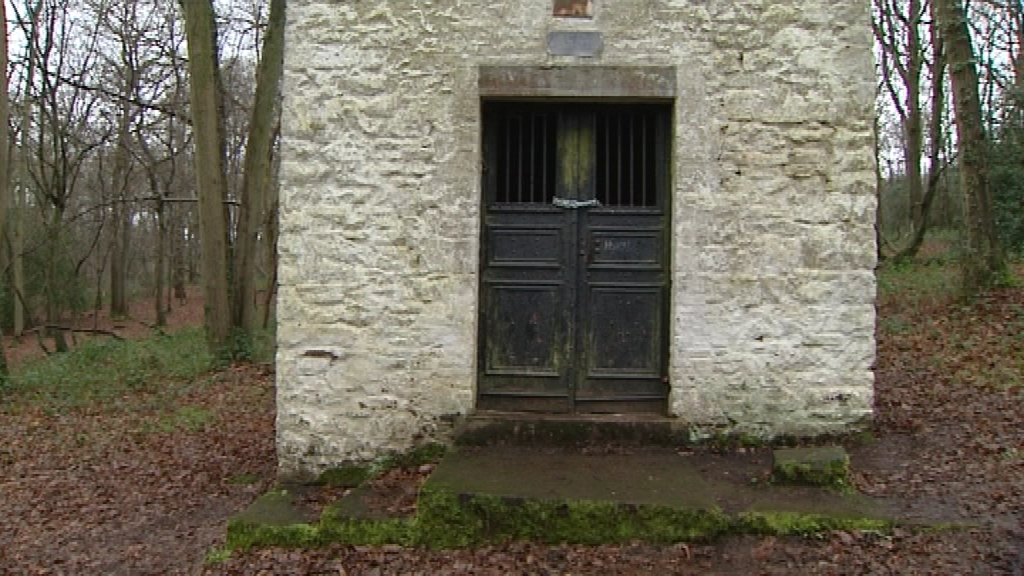 16011104 Thuin : la chapelle Saint-Léonard pillée