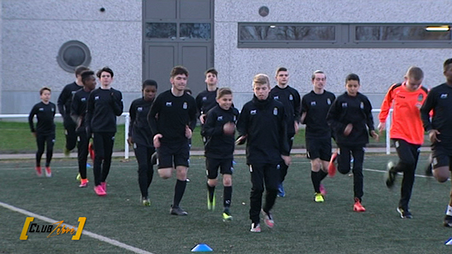 Comment s'inscrire au stage de l'école des jeunes du Sporting? 