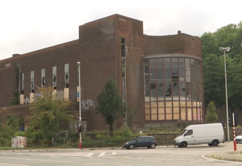 Charleroi: une vente aux enchères pour la piscine Solvay