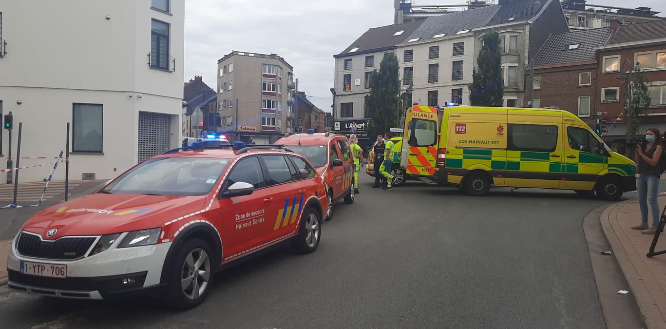 Gosselies : Violent incendie sur le site Aqua 2000. La police demande de fermer portes et fenêtres