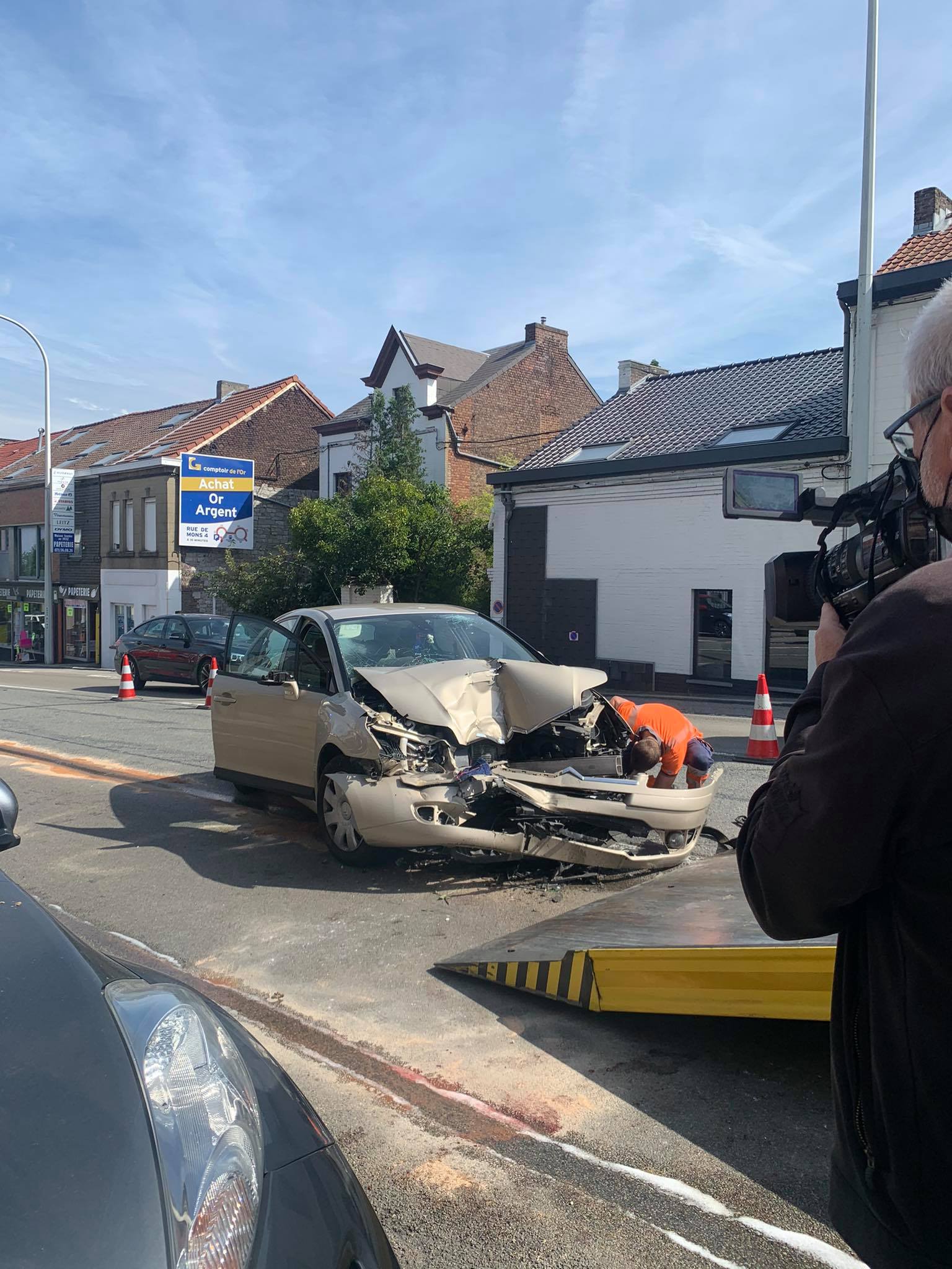 Couillet: Un ouvrier de tibi percuté par une voiture ! 