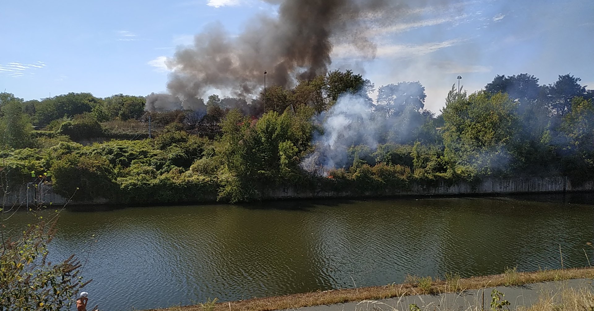 Un incendie en cours au Recyparc de Couillet