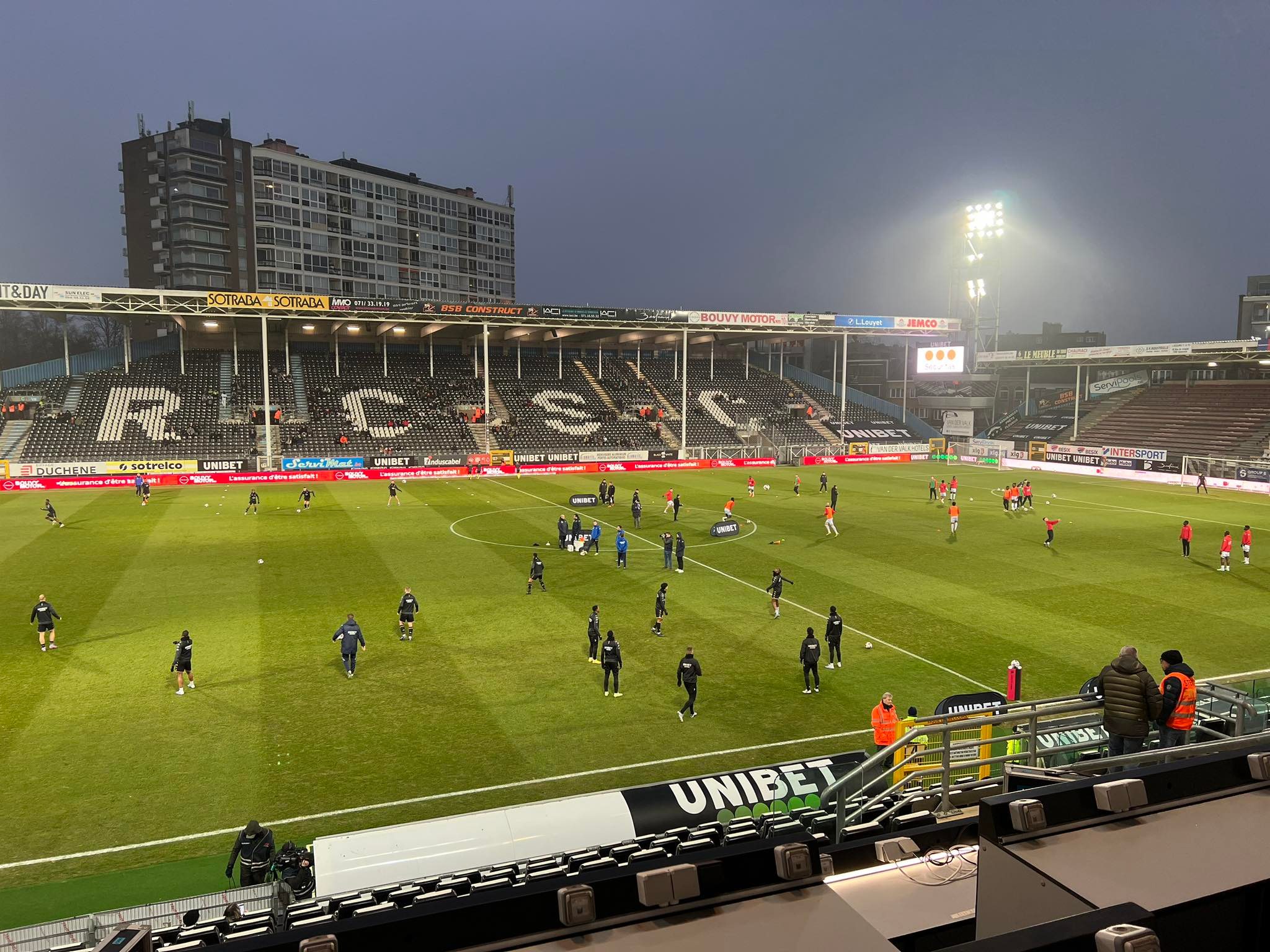 Fil info : Suivez la rencontre entre le Sporting et le RFC Seraing ! 