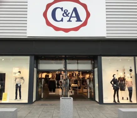 Conseil d'entreprise extraordinaire chez C&A, les syndicats craignent des licenciements