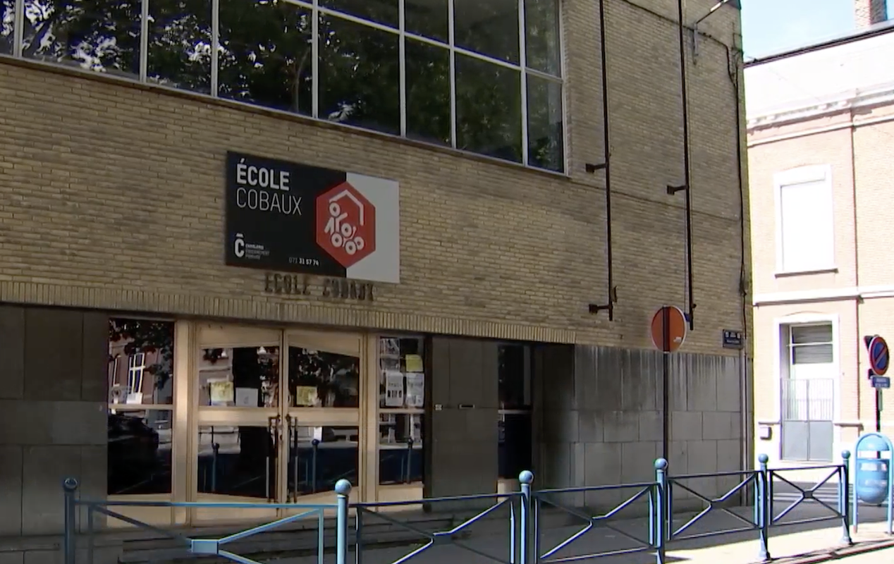 Accident à l'école Cobaux à Charleroi: une porte vitrée tombe sur un enfant de 3 ans