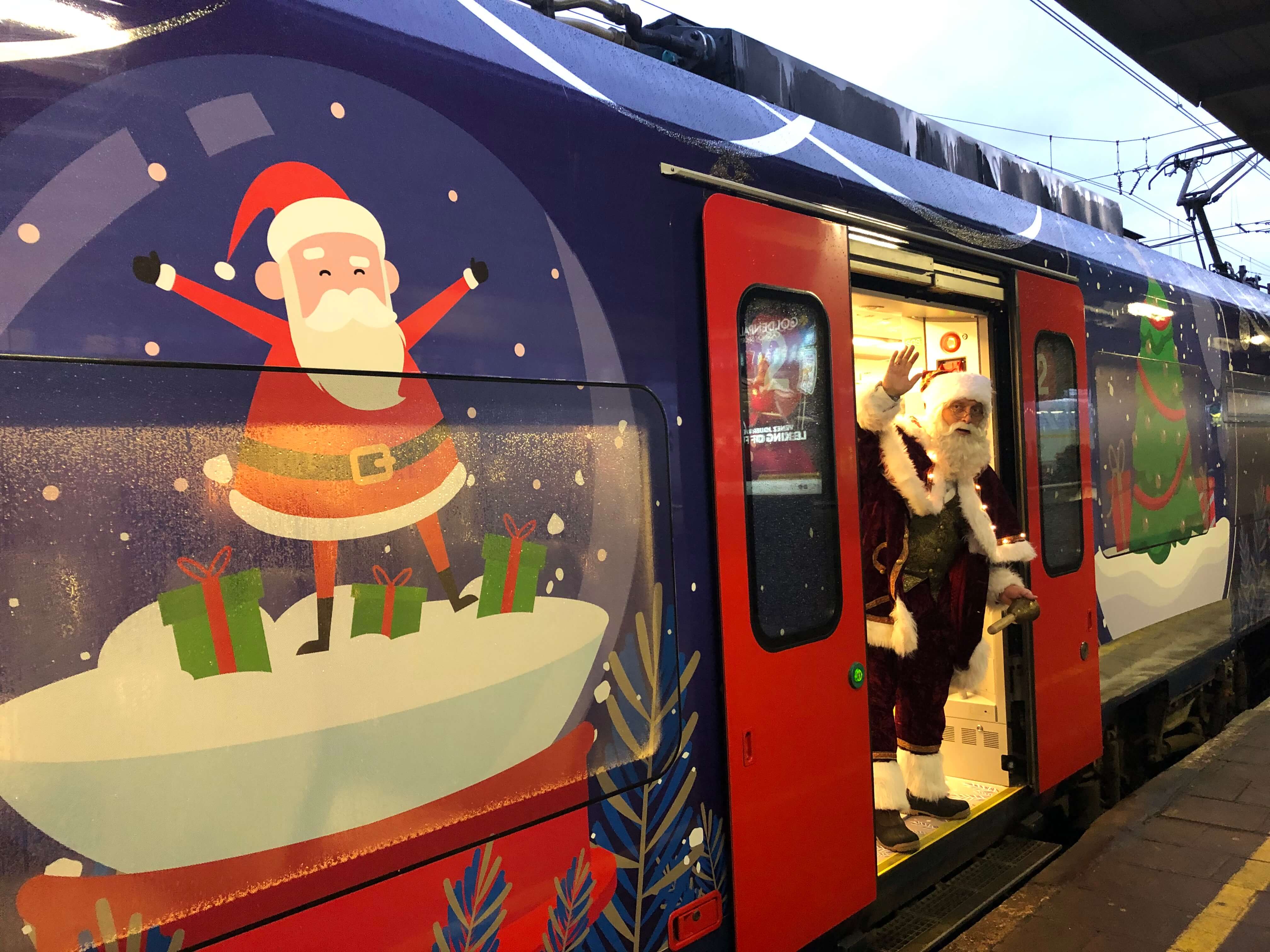 Un train aux couleurs de Noël samedi en gare de Charleroi