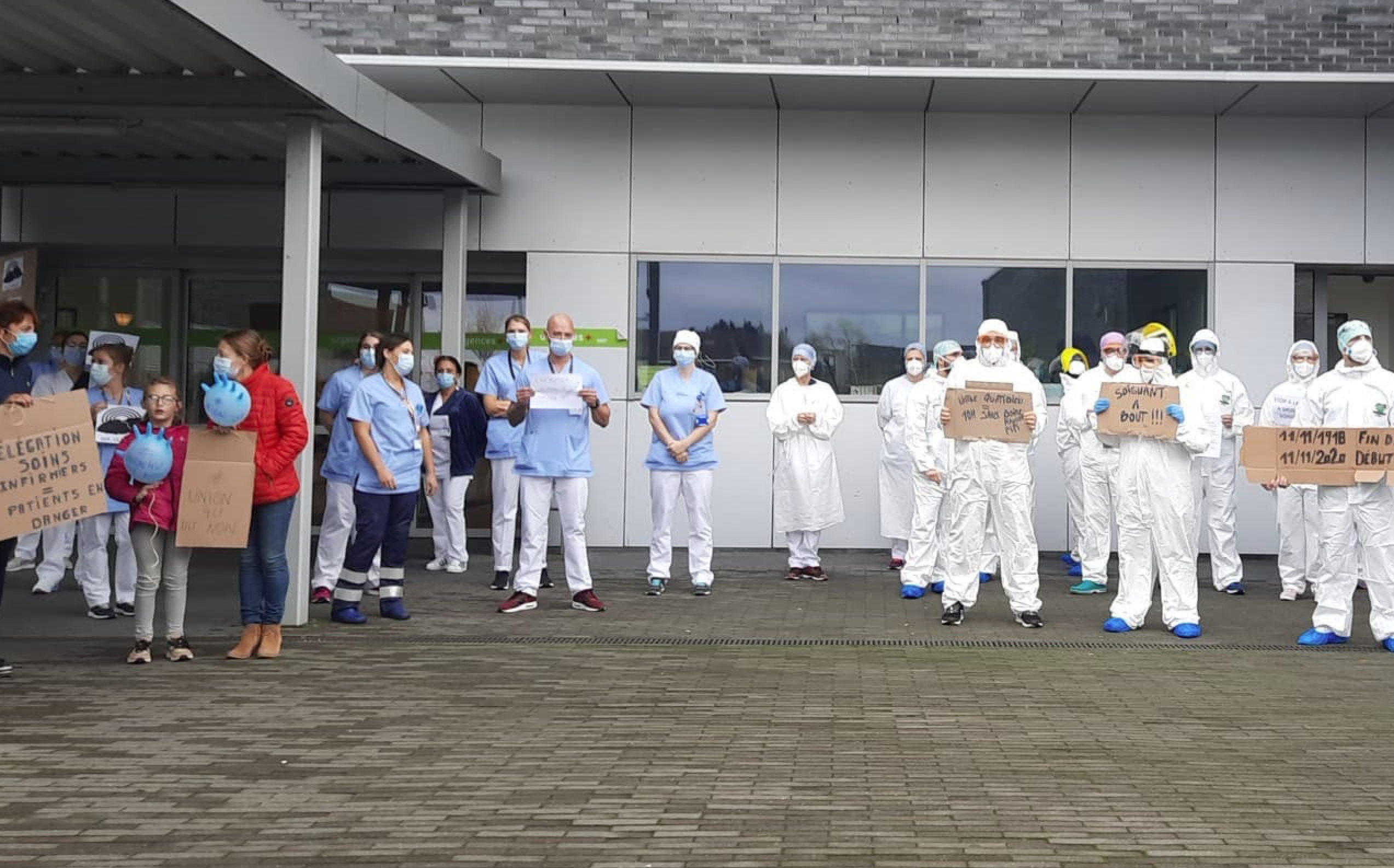 Covid-19 : le personnel des urgences de l'hôpital Marie Curie à Charleroi a débrayé ce matin