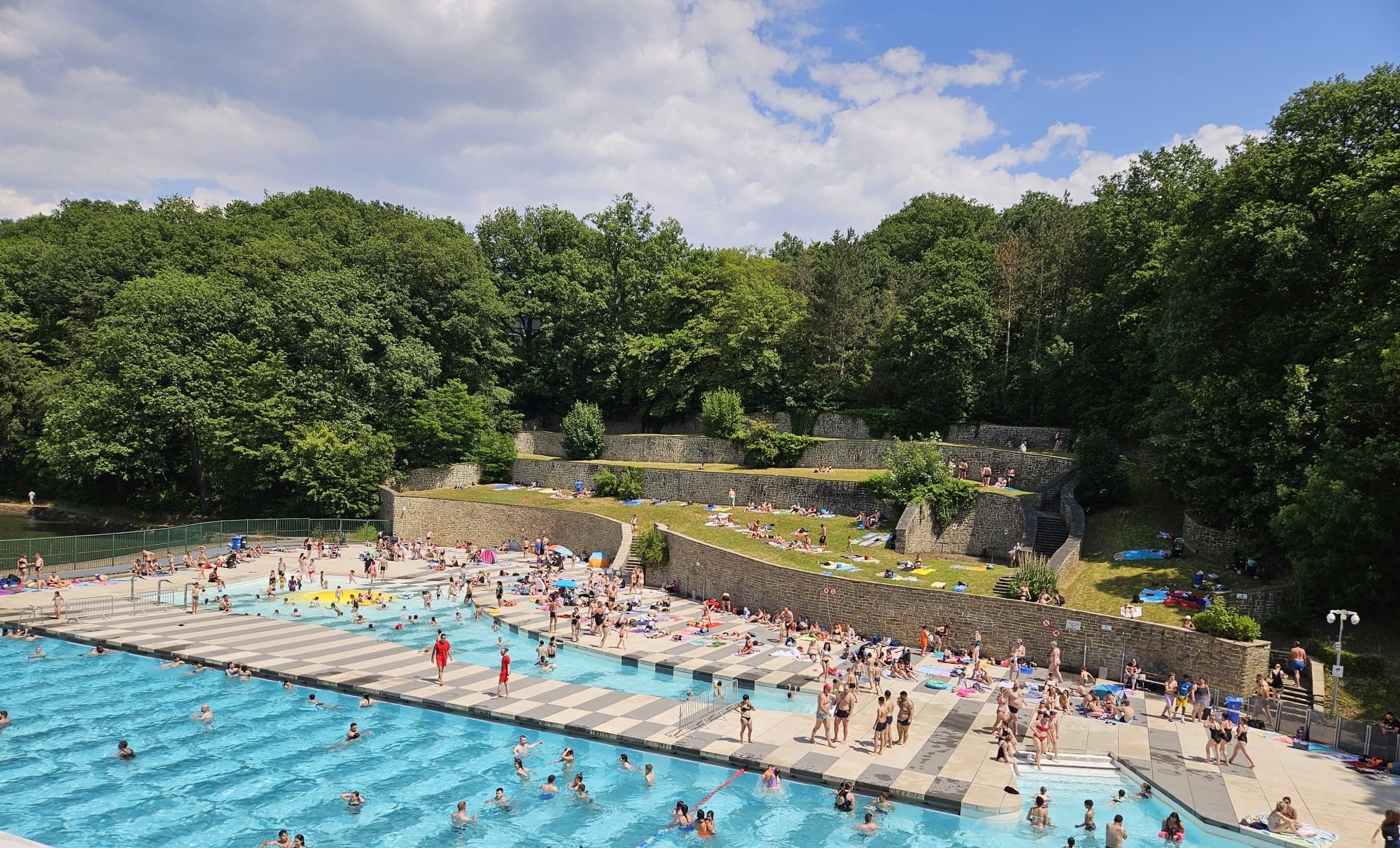 Beau temps : Charleroi-les-Bains prolonge son ouverture jusqu'au 10 septembre !