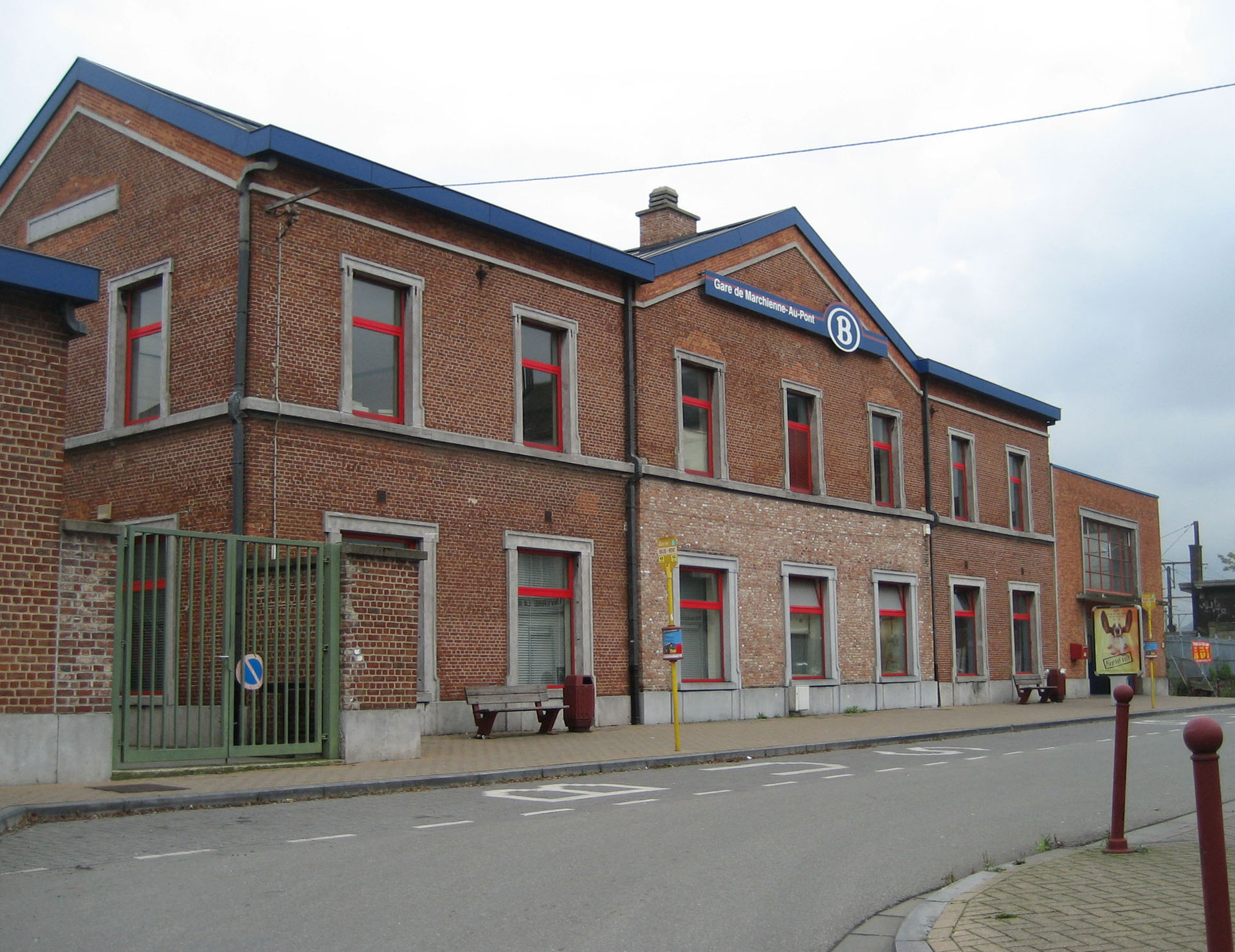 Le guichet de la gare de Marchienne-au-Pont est définitivement fermé