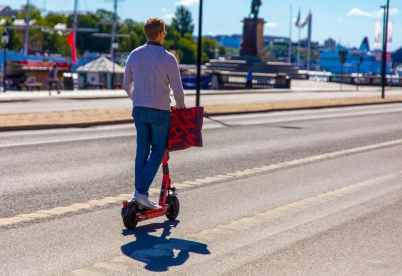 Les vélos et les trottinettes représentent un tiers des accidents sur le chemin du travail