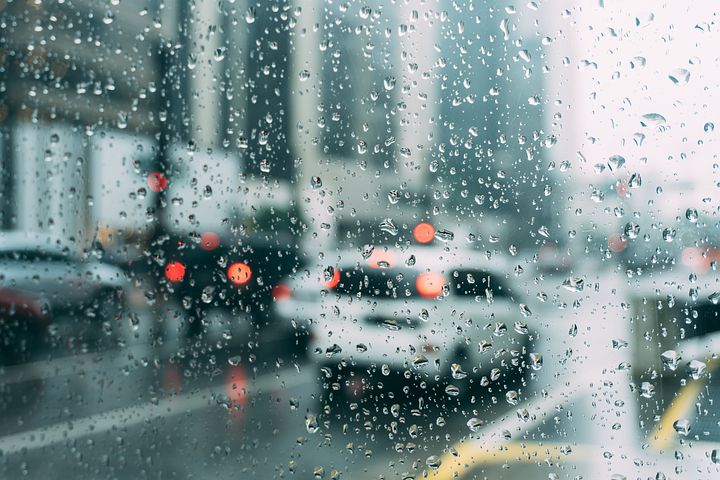 En 2020 32 tués et 1082 accidents de la route sous la pluie en Wallonie: soyez prudents!