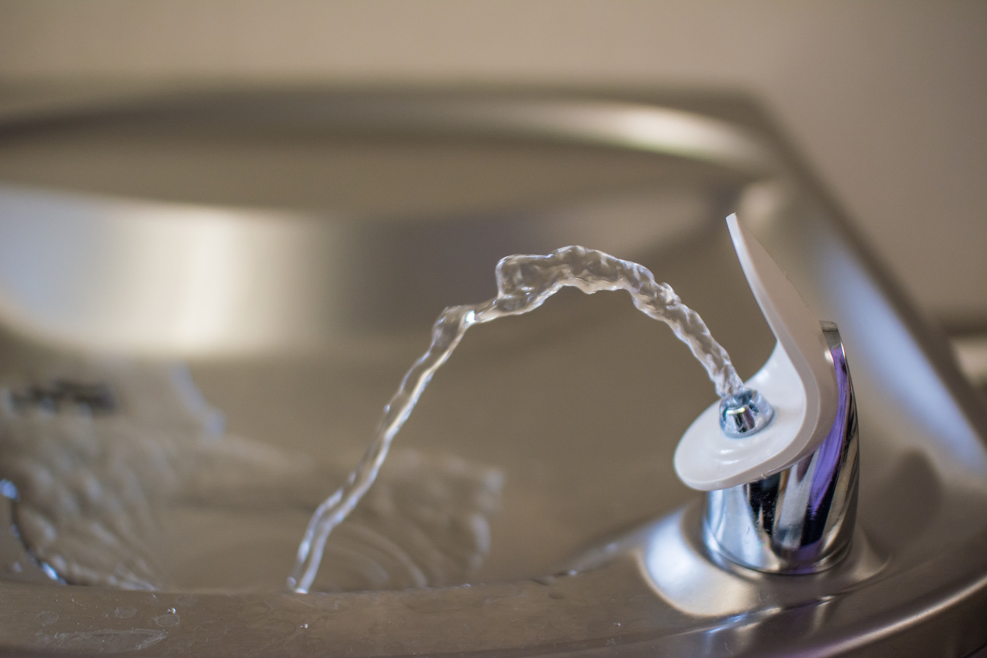 Les fontaines d'eau publiques pourraient faire leur retour à Charleroi ! 