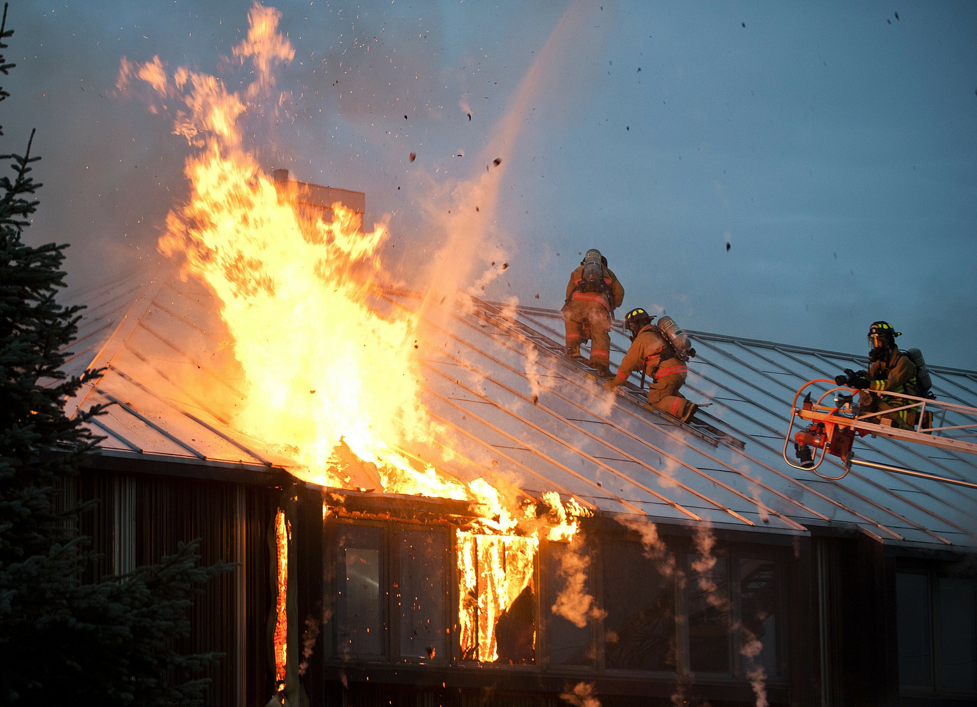 Couillet: 3 maisons touchées par un incendie et un décès 