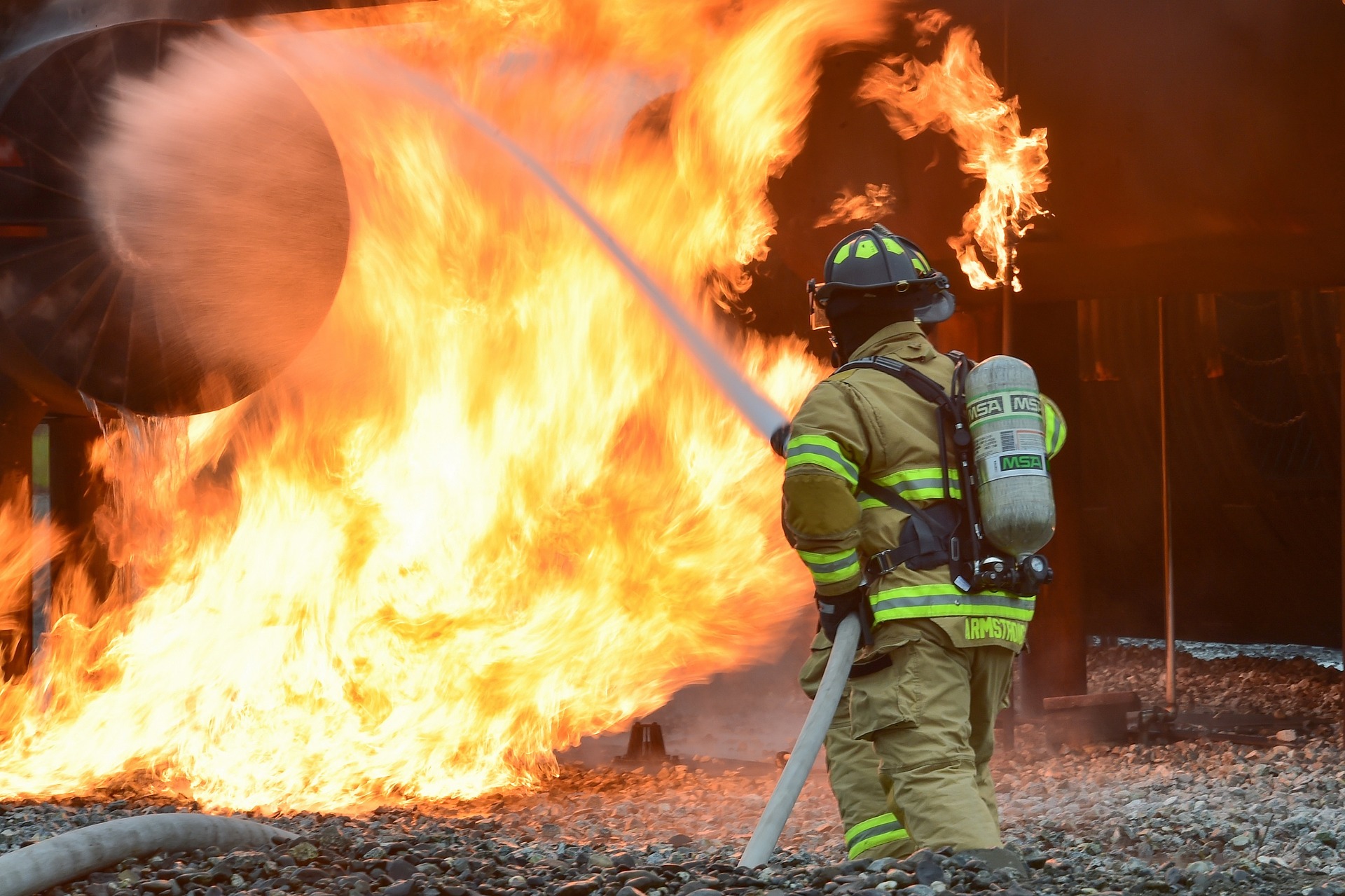 Important incendie à Roux