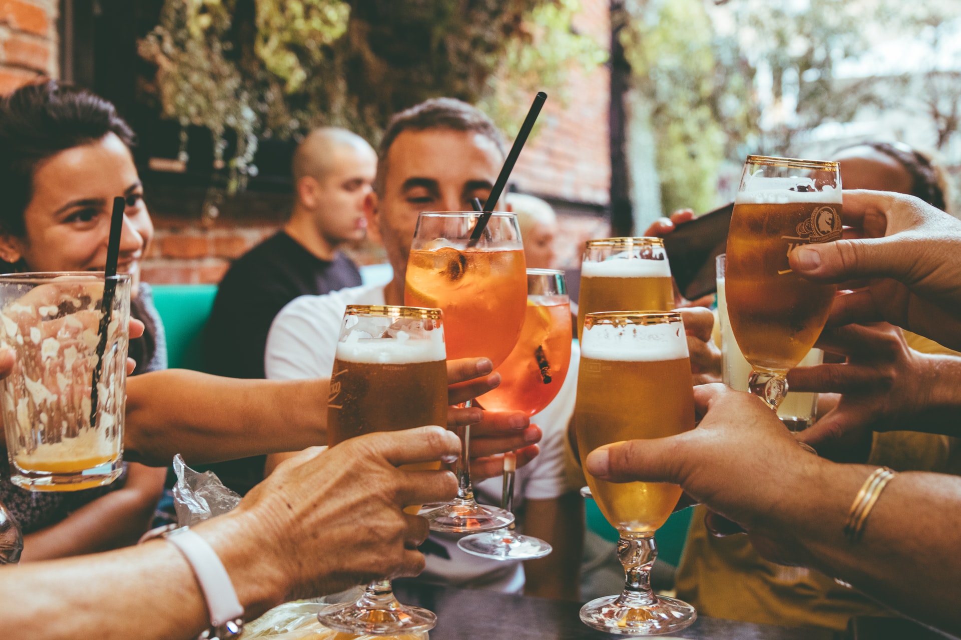 Codeco : ouverture des terrasses des bars et restaurants le 8 mai 