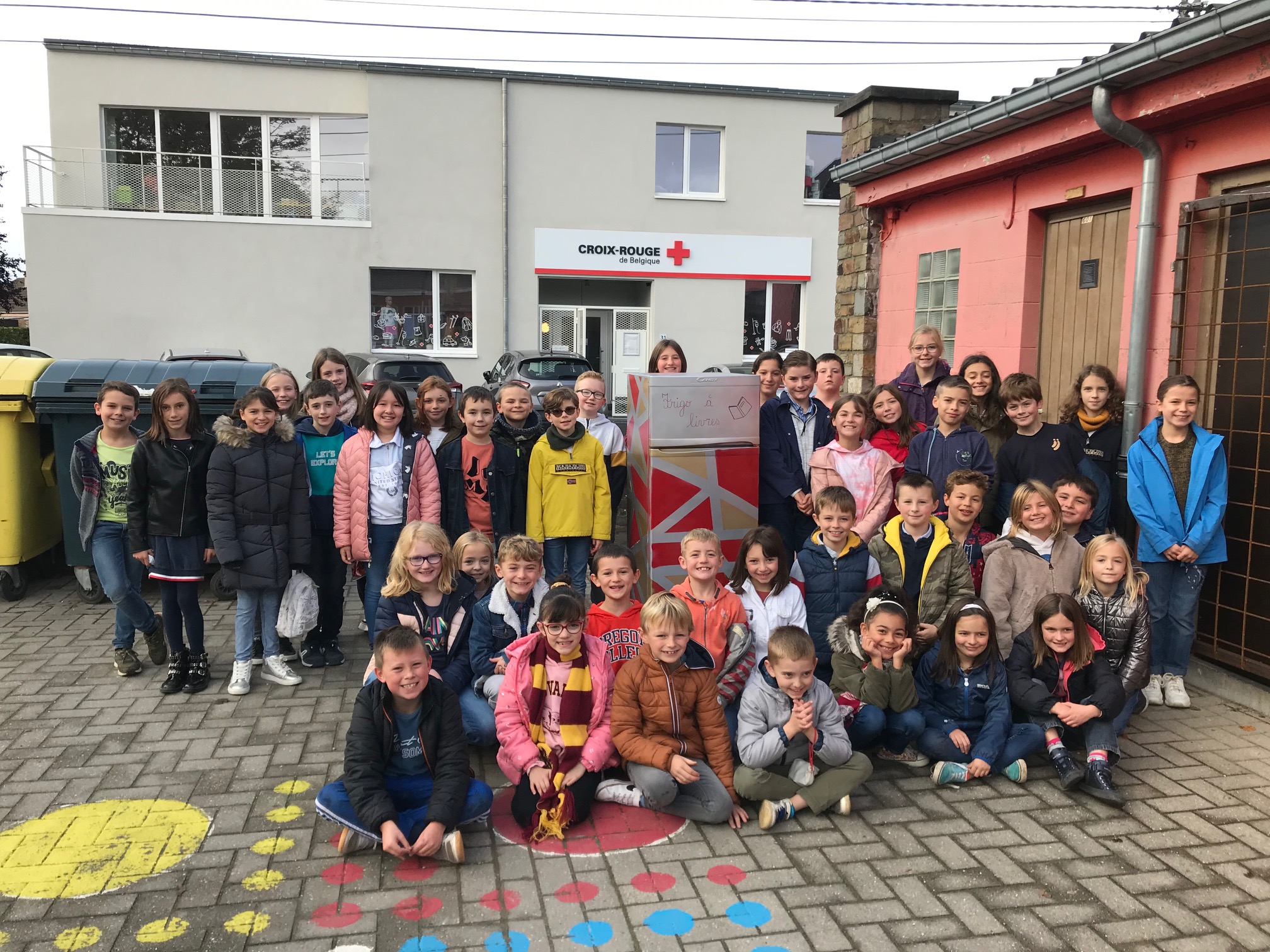 Biercée : ça y est, le frigo à livres des élèves de l'école des Quatre Vents est accessible