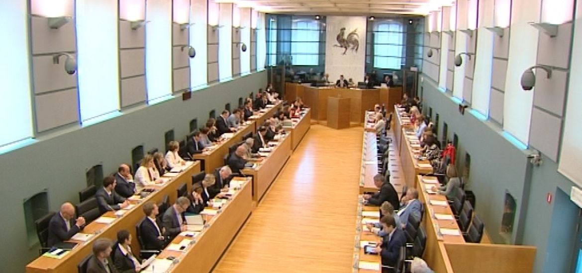 Parlement wallon: un rapport qui fait parler