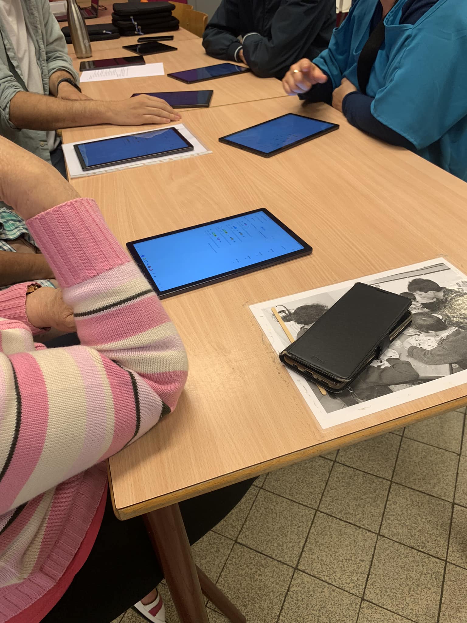 Des ateliers numériques au Resto du Cœur de Charleroi