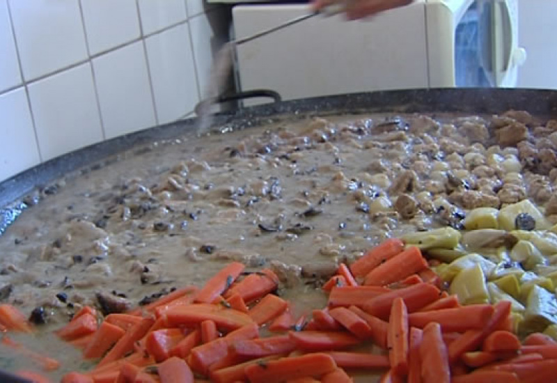 Carnaval 2015 : les Gilles ont repris des forces à midi