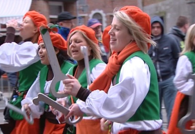 Les acteurs du folklore beaumontois accueillis à l'Hôtel de Ville hier matin 