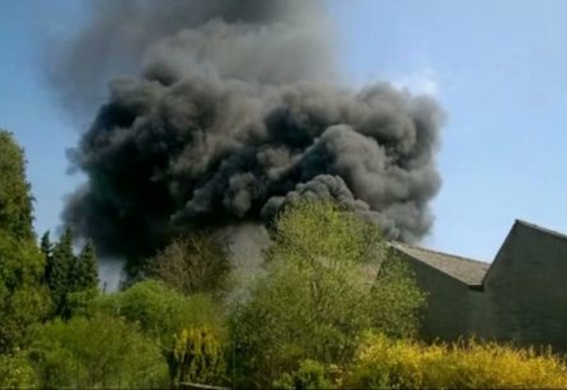 Magasin de pneus en feu à Marchienne-au-Pont