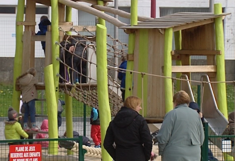 Une plaine de jeux écologique à Froidchapelle