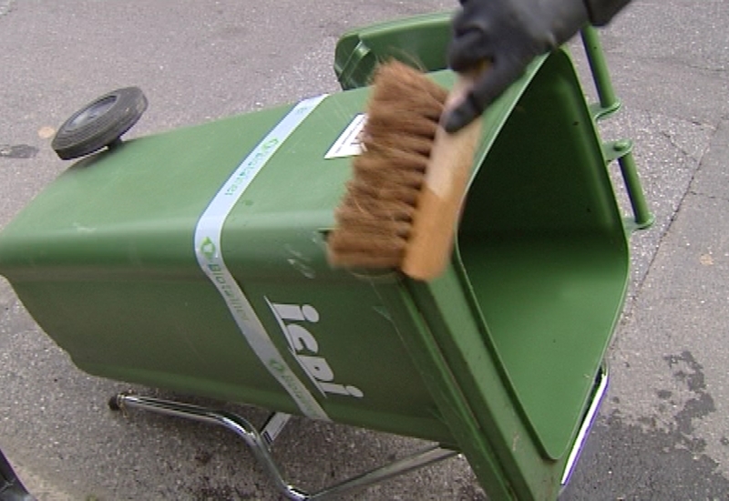 Biotainer, la seule entreprise de nettoyage des poubelles à puce