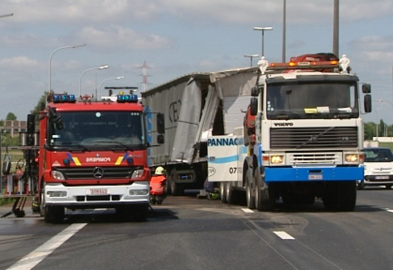 Violent accident de camion à Heppignies